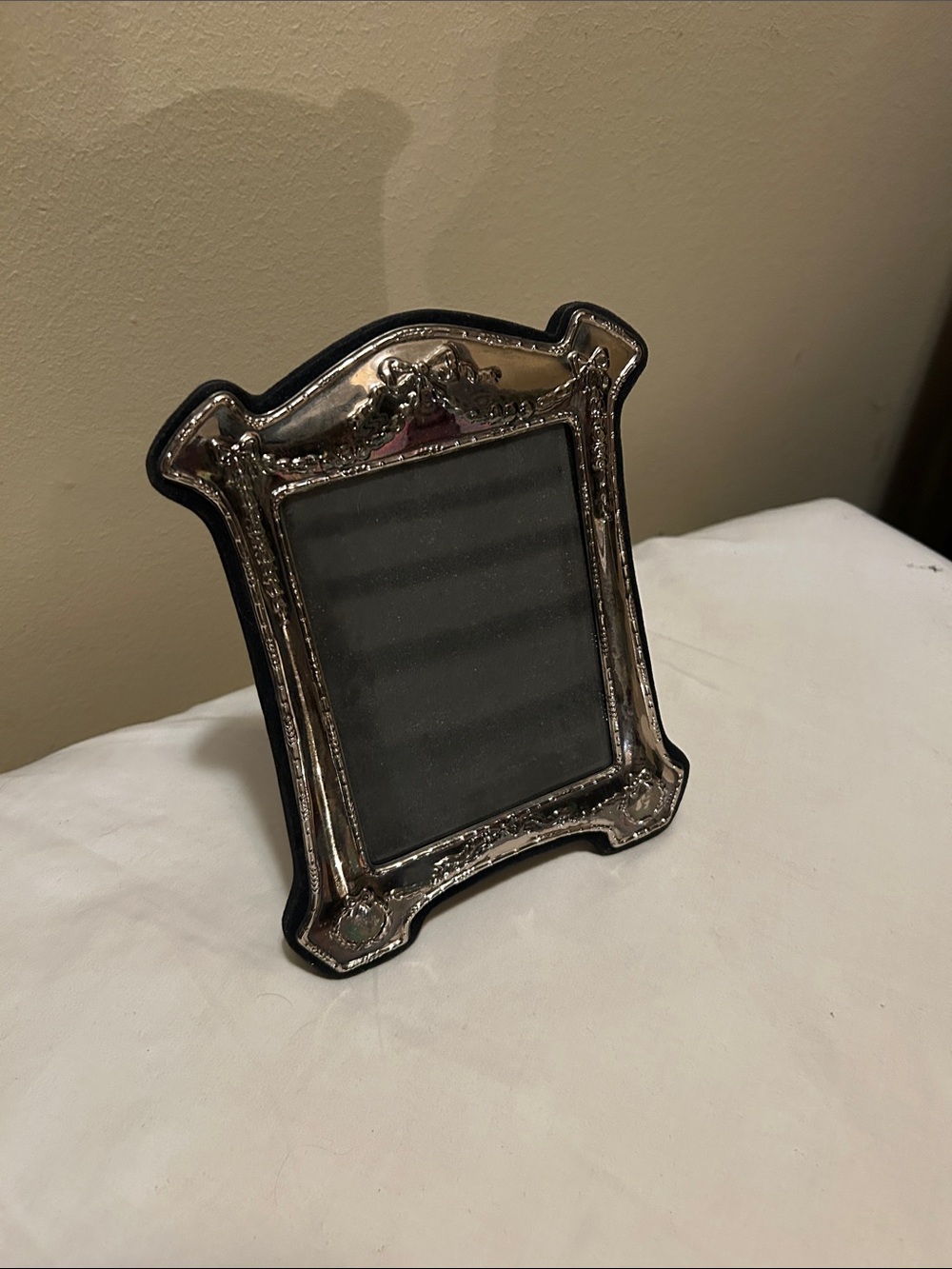 Vintage-Style Silver Decorative Photo Frame - Black Backing